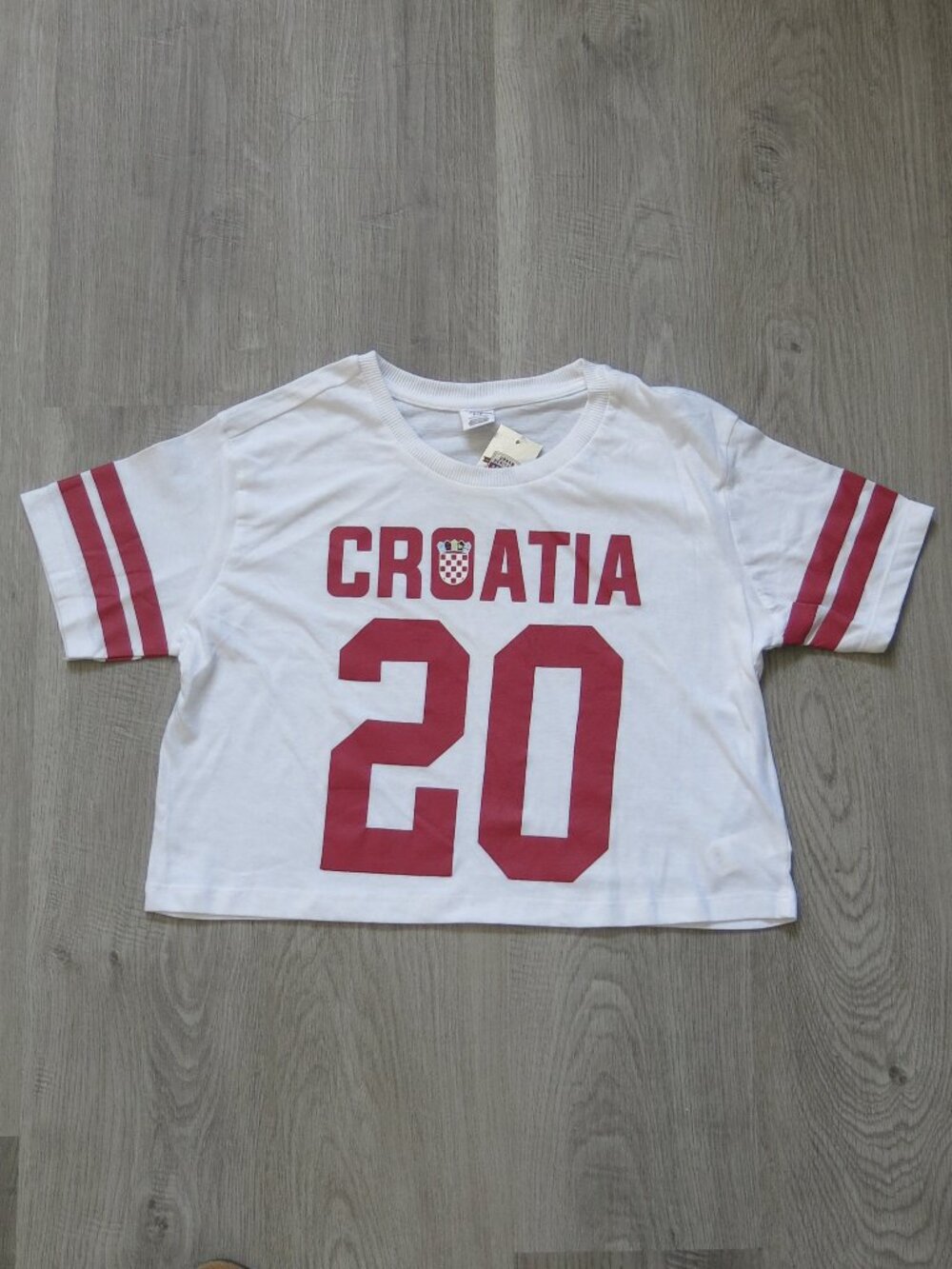 Urban Heritage Sport Short Sleeve "Croatia 20" Graphic Cropped Top - Size Small